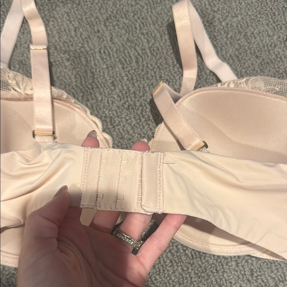 Natori • NWOT Lace Trim Pink Bra - Picture 4 of 6